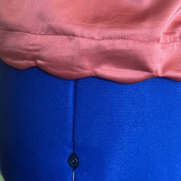 Large satin top - Picture 6 of 8